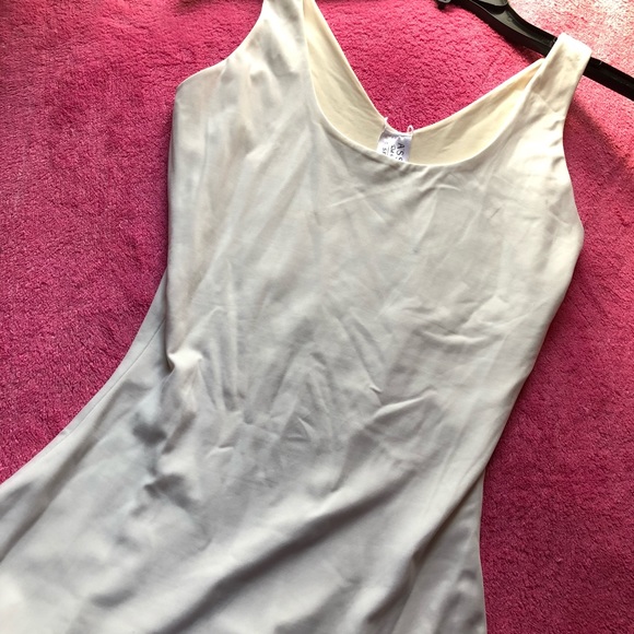 ASSETS SPANX Cream Ivory Slimming Top - Picture 3 of 8